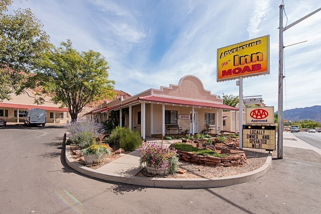 Adventure Inn Mom and Pop Motels