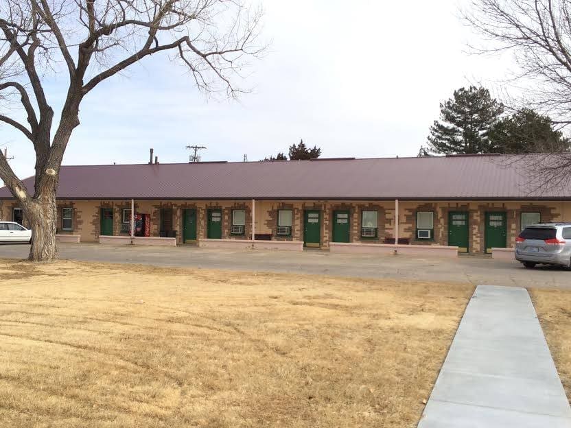 Hillcrest Motel Mom and Pop Motels